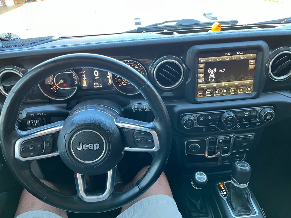 2020 Jeep JL Wrangler - Image 6 of 12