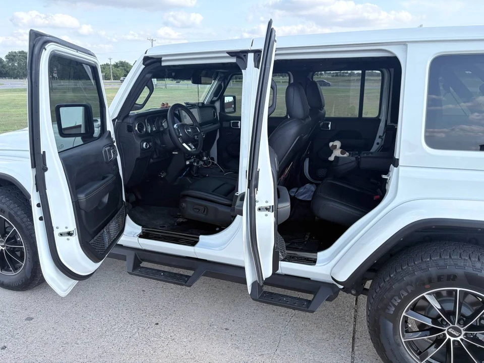 2024 Jeep JL Wrangler - Image 5 of 7