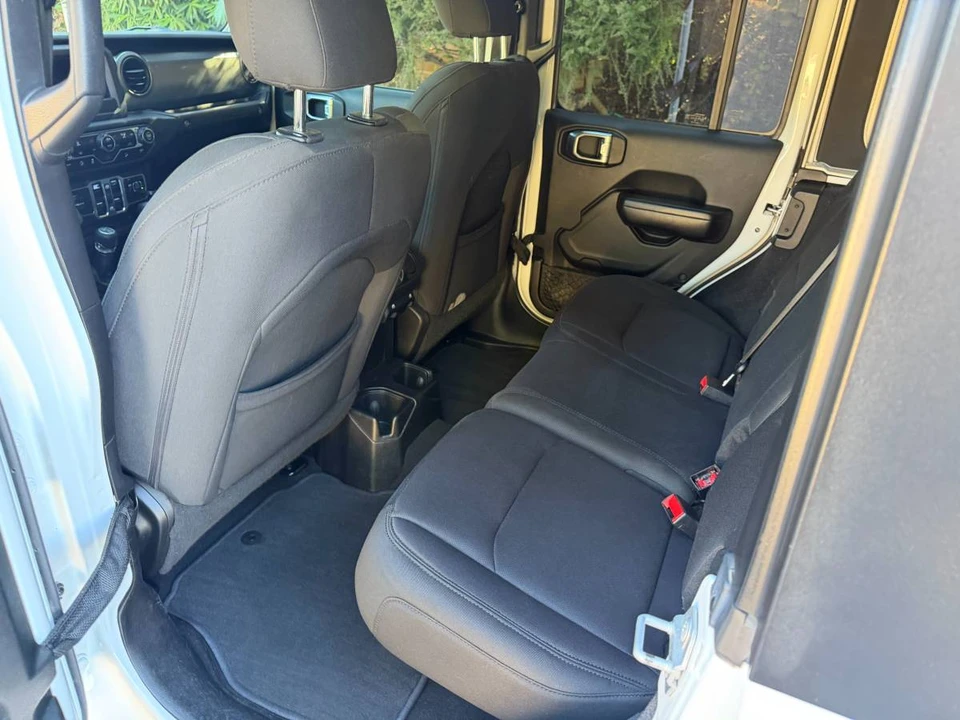 2018 Jeep JL Wrangler - Image 15 of 23