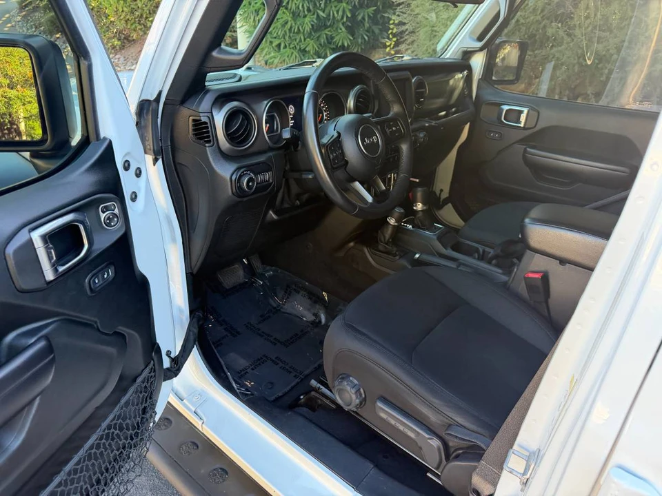 2018 Jeep JL Wrangler - Image 16 of 23