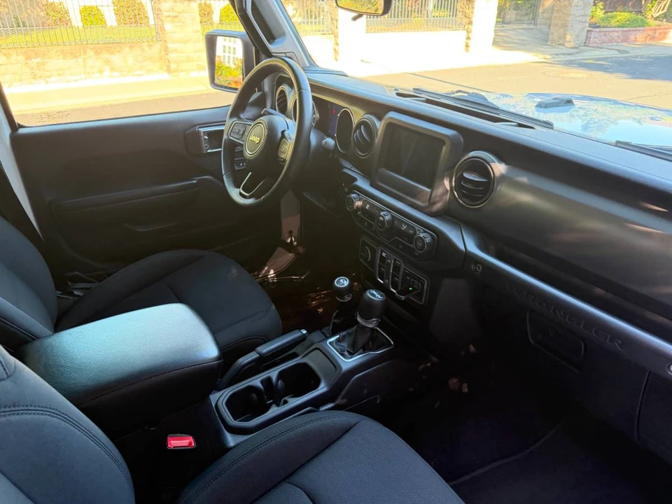 2018 Jeep JL Wrangler - Image 19 of 23