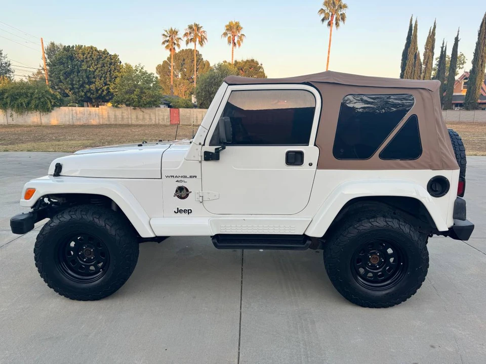 2001 Jeep TJ Wrangler - Image 2 of 16