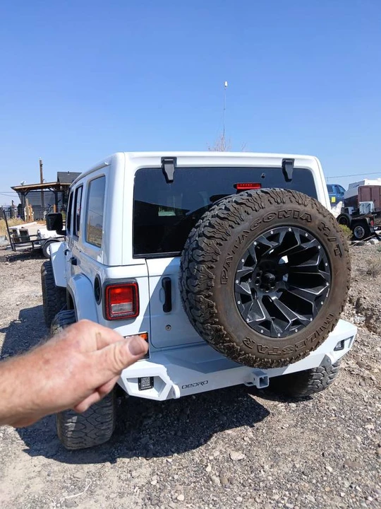2019 Jeep JL Wrangler - Image 9 of 12