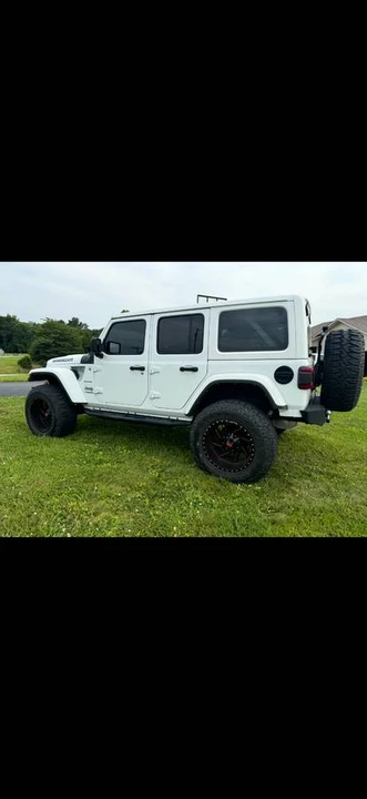 2022 Jeep JL Wrangler - Image 4 of 8