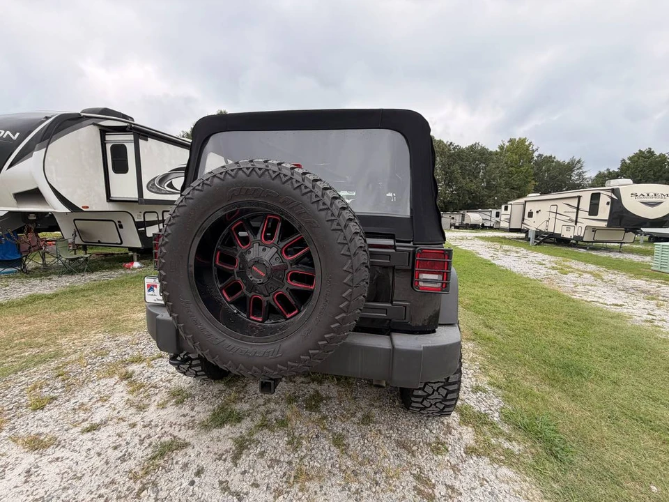 2017 Jeep JK Wrangler - Image 3 of 9