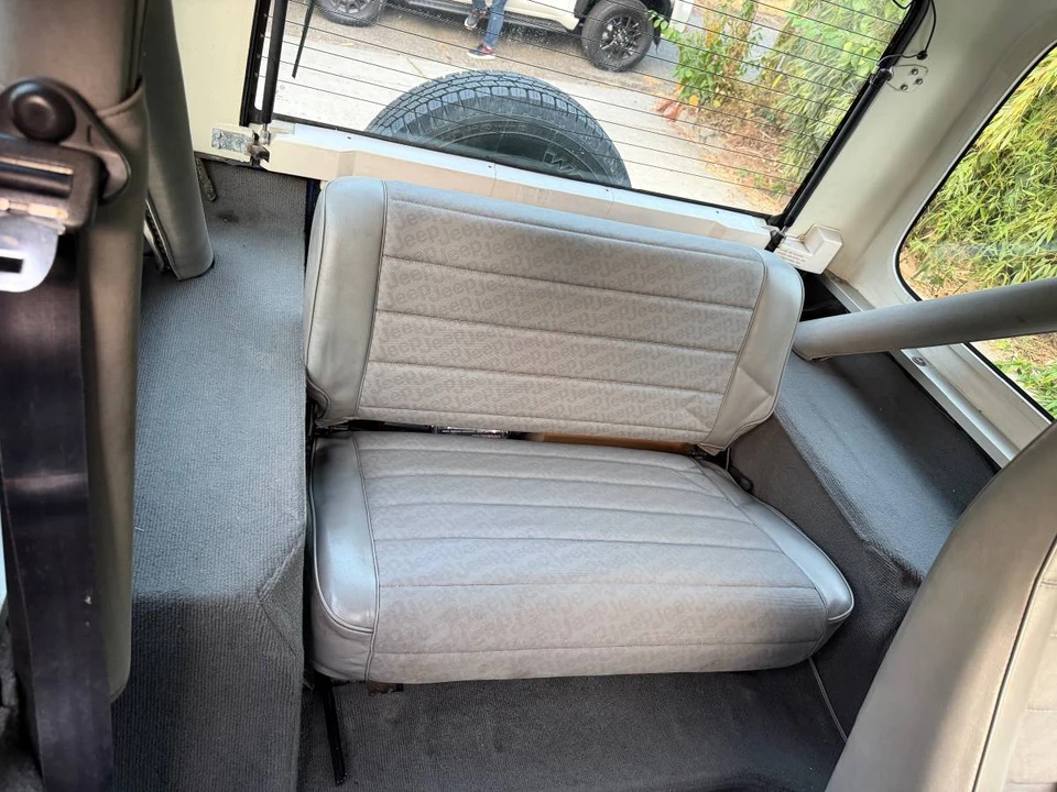 1990 Jeep YJ Wrangler - Image 10 of 12