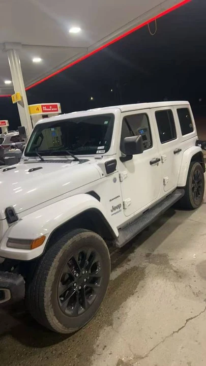 2022 Jeep JL Wrangler - Image 2 of 6
