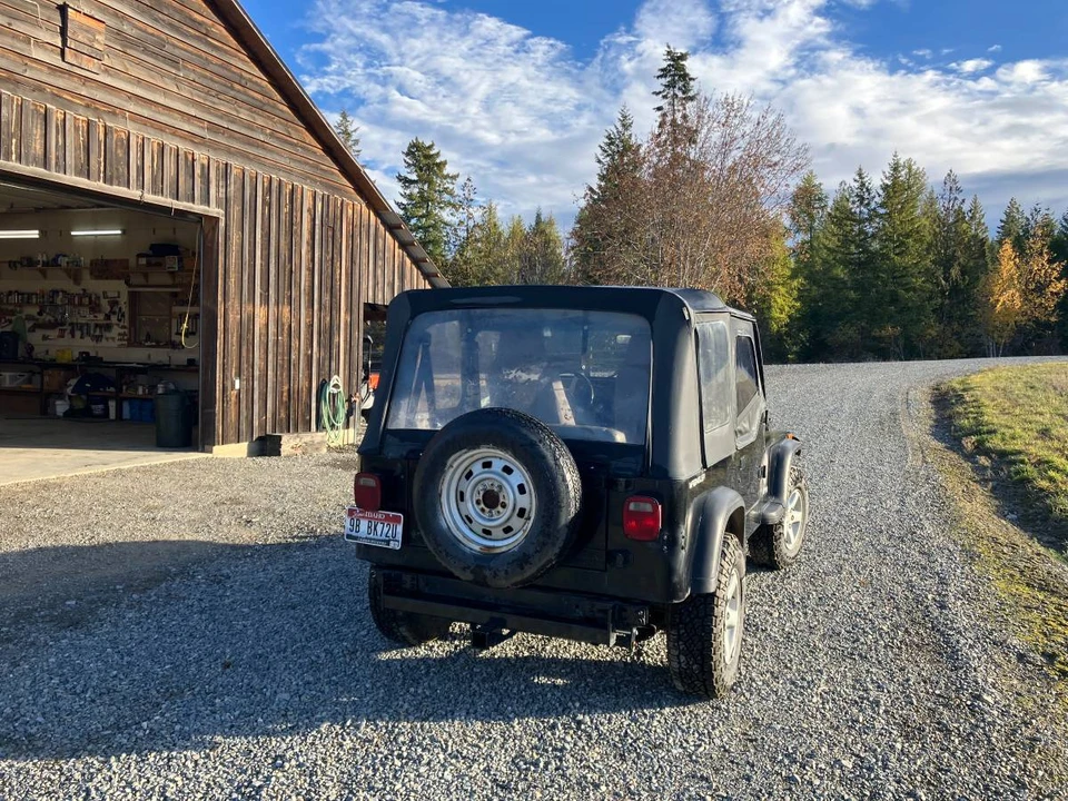 1992 Jeep YJ Wrangler - Image 4 of 12