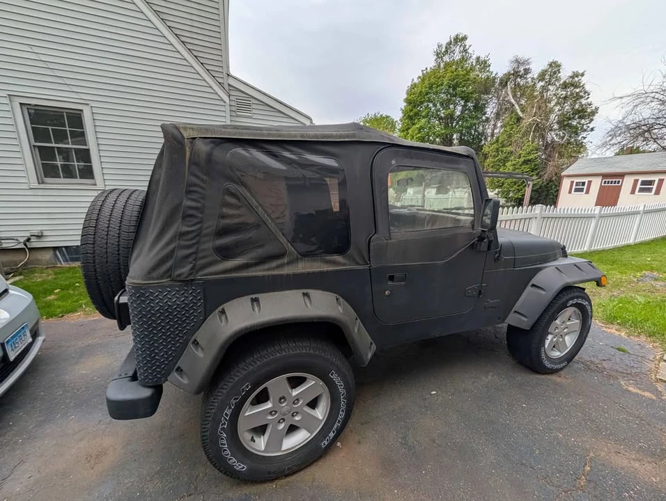 Jeep TJ Wrangler - Image 2 of 9