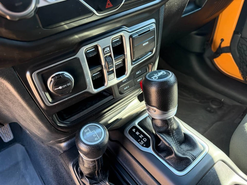 2018 Jeep JL Wrangler - Image 5 of 8
