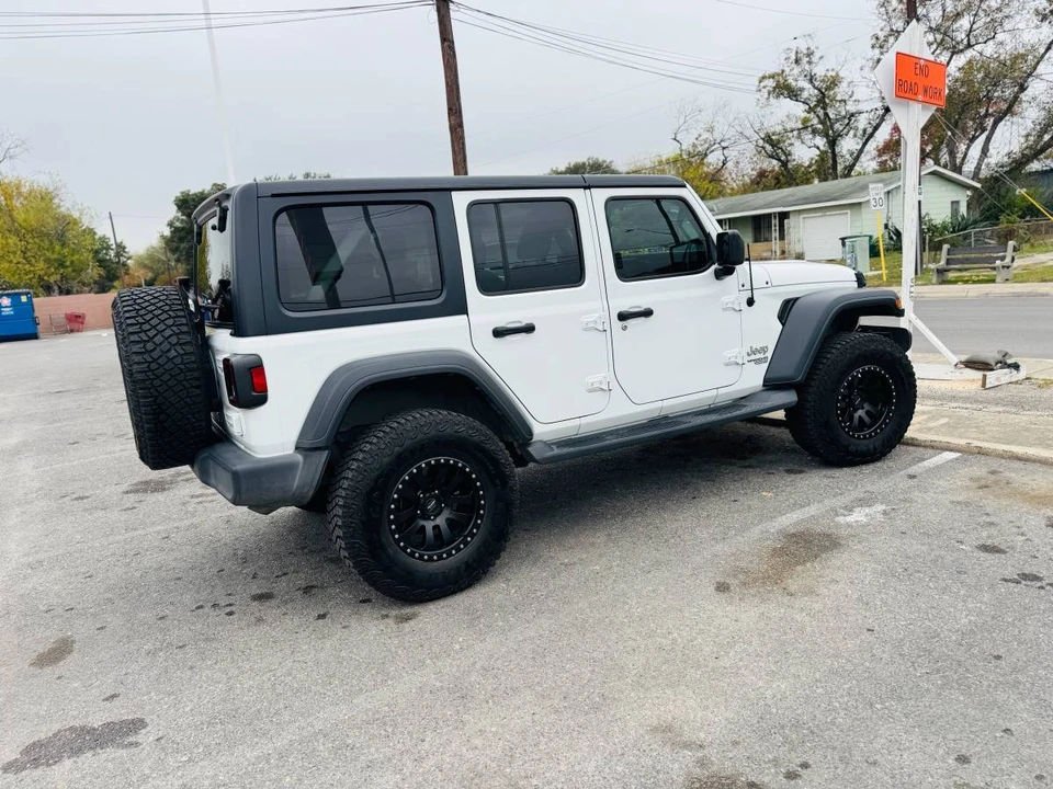 2020 Jeep JL Wrangler - Image 9 of 9