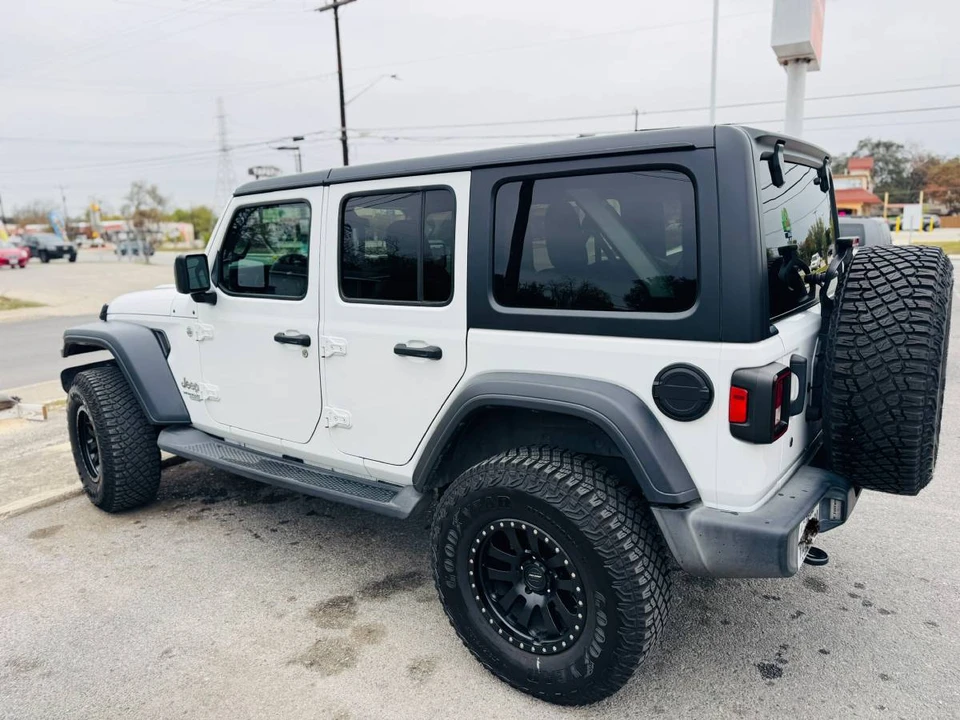 2020 Jeep JL Wrangler - Image 4 of 9