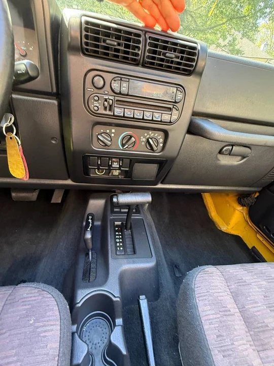 2004 Jeep TJ Wrangler - Image 13 of 24