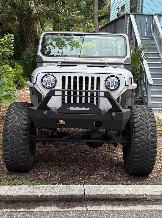 Jeep YJ Wrangler - Image 2 of 4
