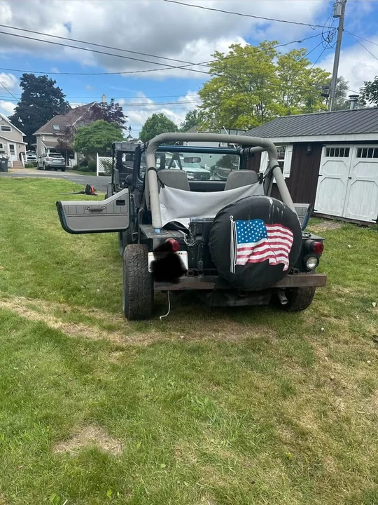 Jeep YJ Wrangler - Image 4 of 7