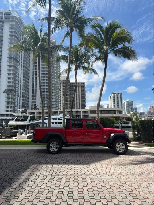 Jeep Gladiator - Image 3 of 10