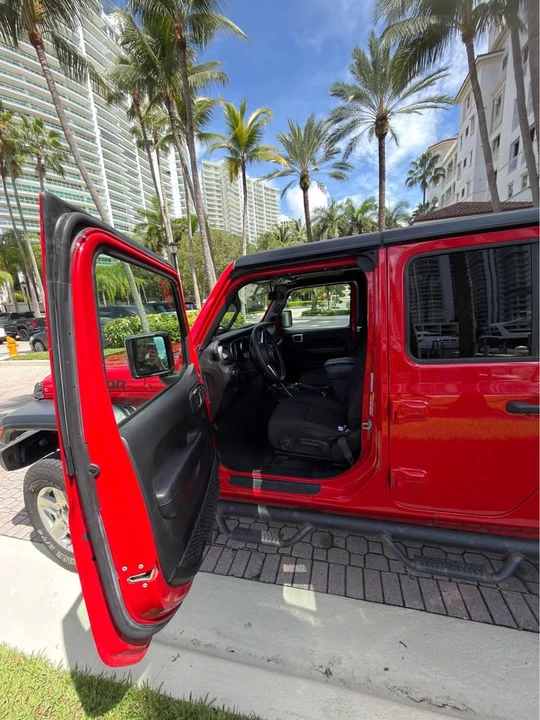 Jeep Gladiator - Image 4 of 10