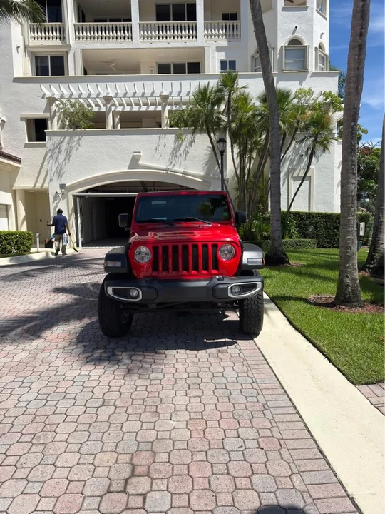Jeep Gladiator - Image 2 of 10