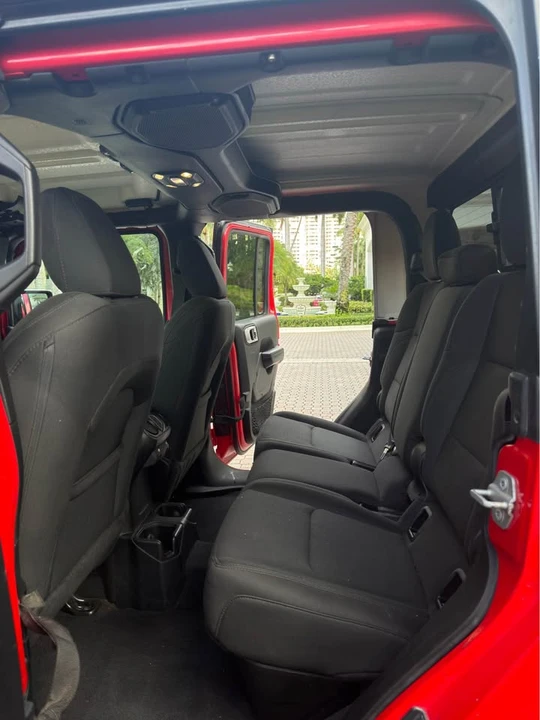Jeep Gladiator - Image 9 of 10
