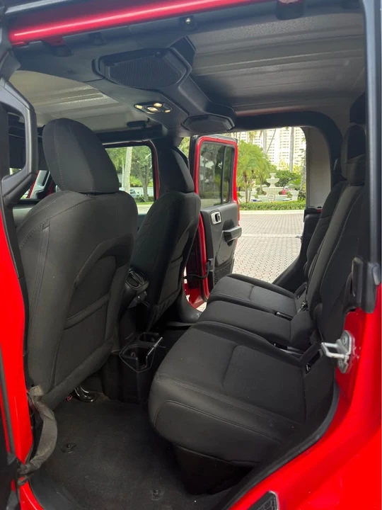 Jeep Gladiator - Image 5 of 10