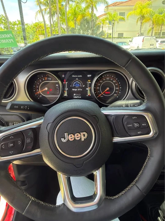 Jeep Gladiator - Image 7 of 10