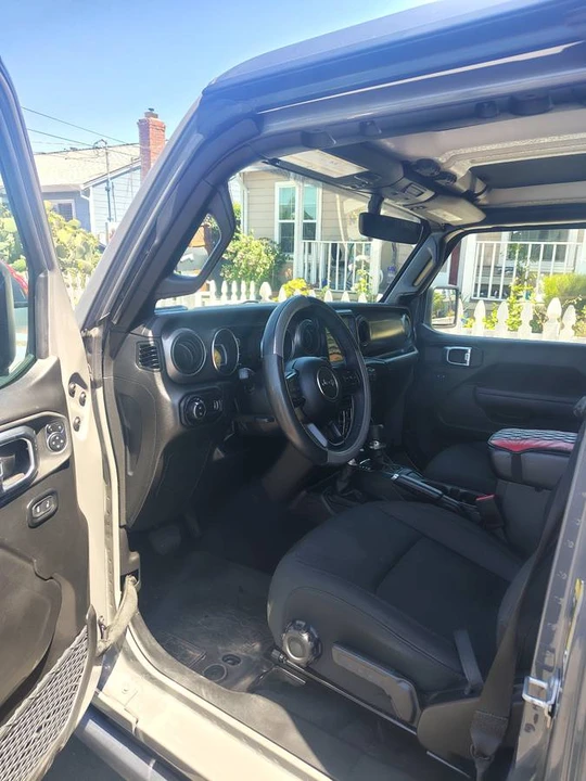 2023 Jeep JT Gladiator - Image 2 of 5