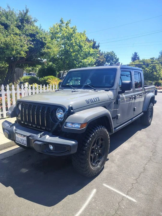 2023 Jeep JT Gladiator - Image 4 of 5