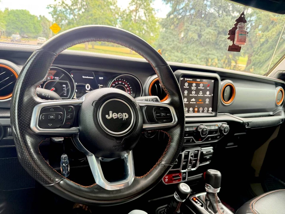 2023 Jeep JT Gladiator - Image 17 of 22