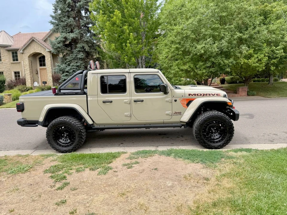 2023 Jeep JT Gladiator - Image 4 of 22
