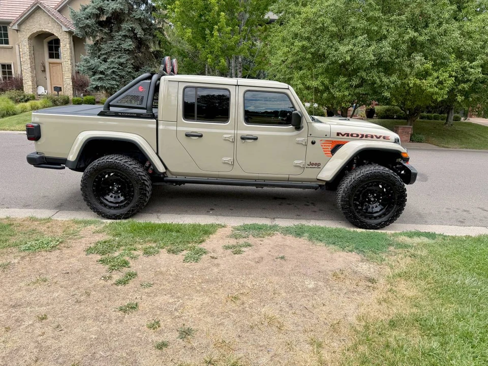 2023 Jeep JT Gladiator - Image 7 of 22