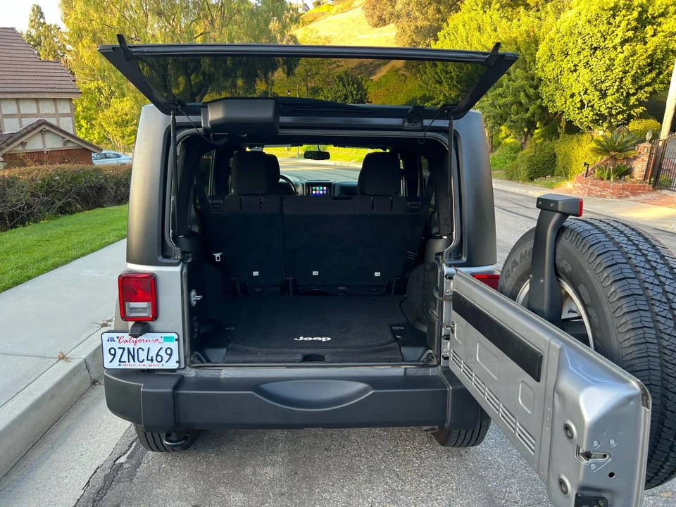2017 Jeep JK Wrangler - Image 19 of 21