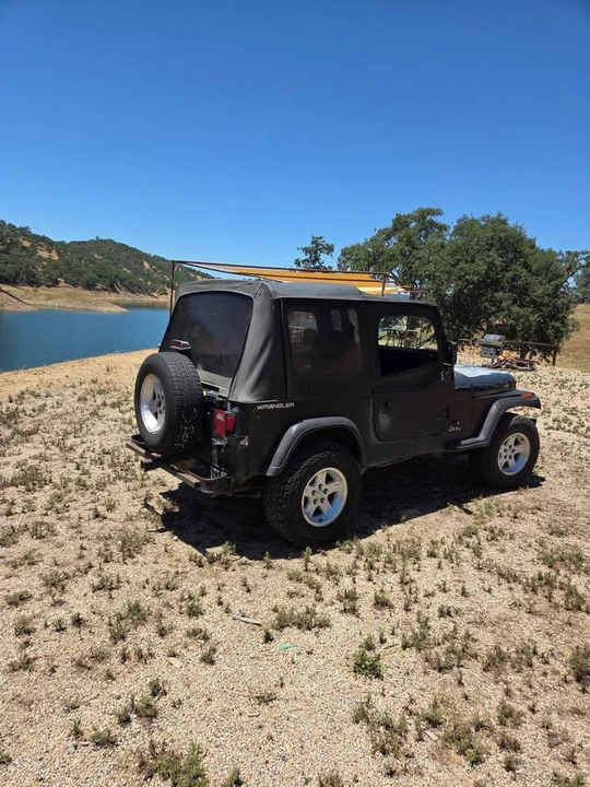 1995 Jeep Wrangler - Image 4 of 4