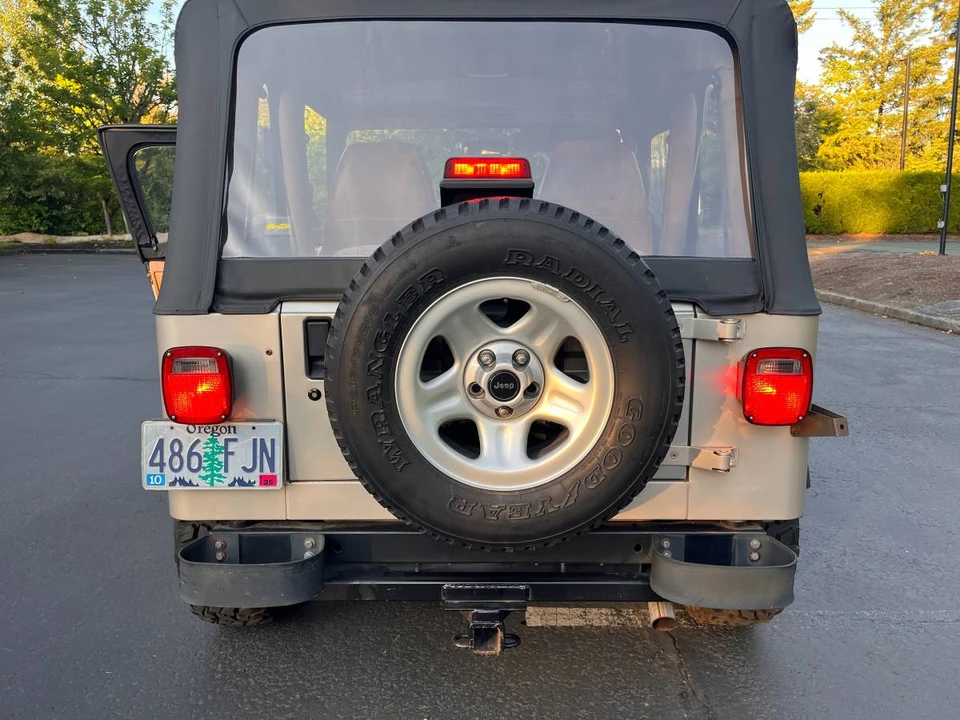 1995 Jeep YJ Wrangler - Image 11 of 12