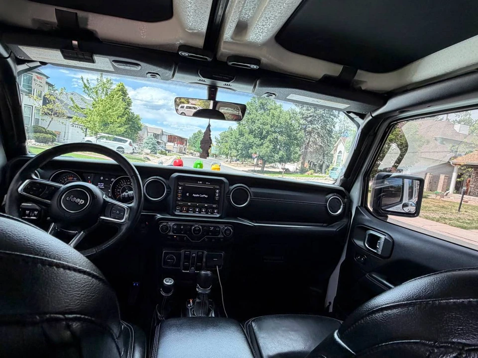 2019 Jeep JL Wrangler - Image 17 of 22
