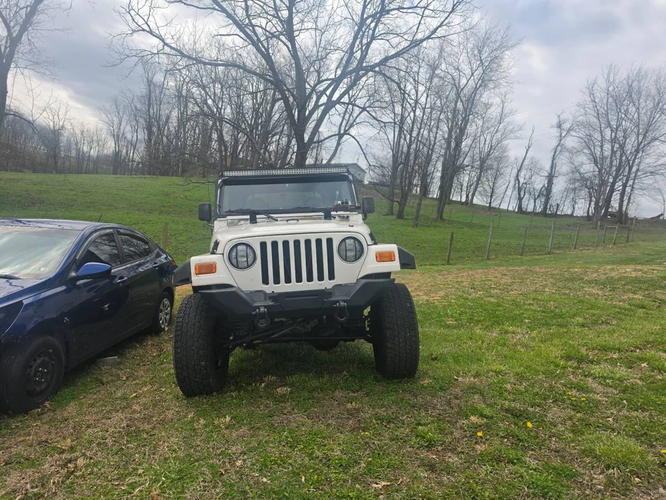 2000 Jeep TJ Wrangler - Image 2 of 6