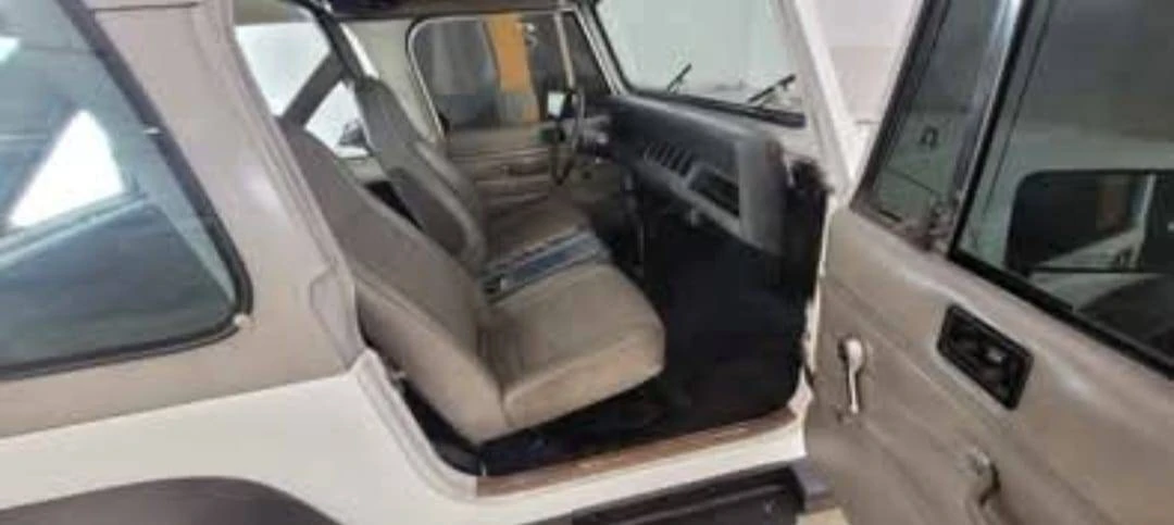 1990 Jeep YJ Wrangler - Image 13 of 23