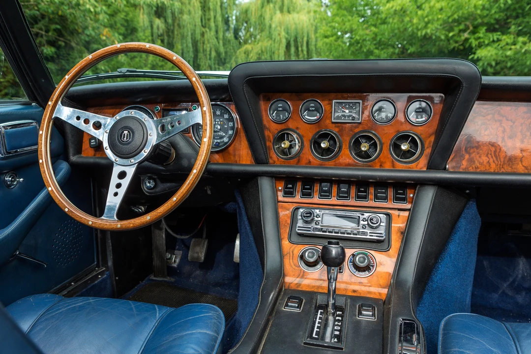 Jensen Interceptor - Image 17 of 31
