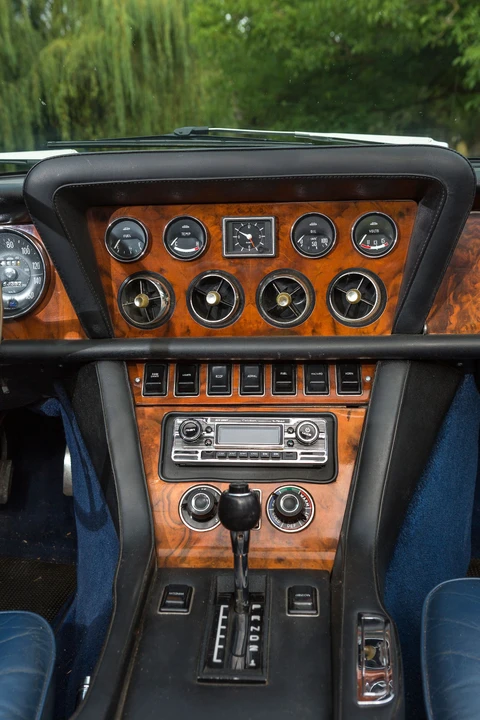 Jensen Interceptor - Image 22 of 31