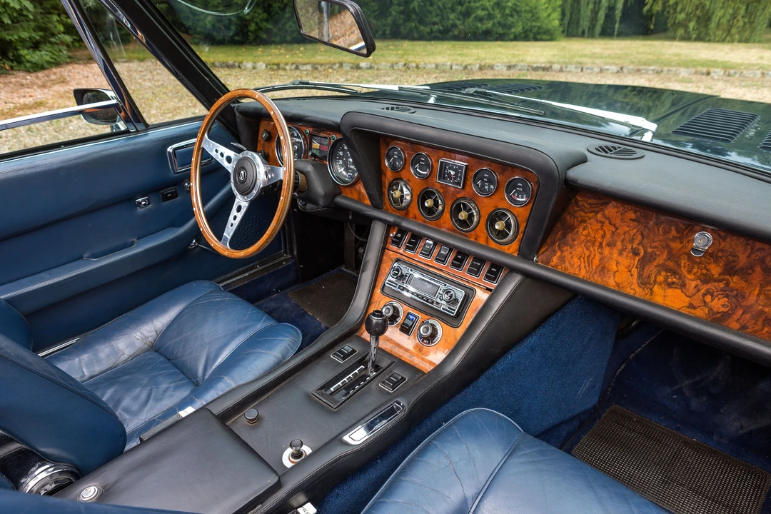 Jensen Interceptor - Image 16 of 31