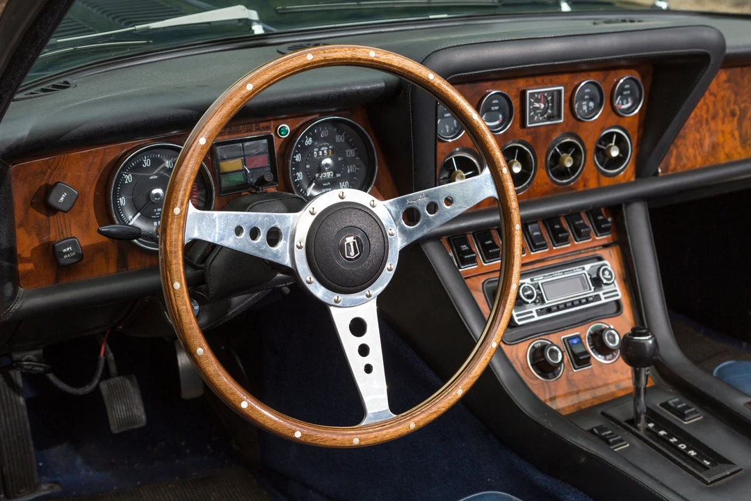 Jensen Interceptor - Image 20 of 31