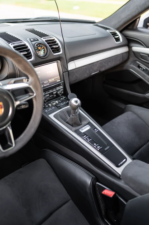 2016 Porsche 981 Cayman GT4 - Image 7 of 9