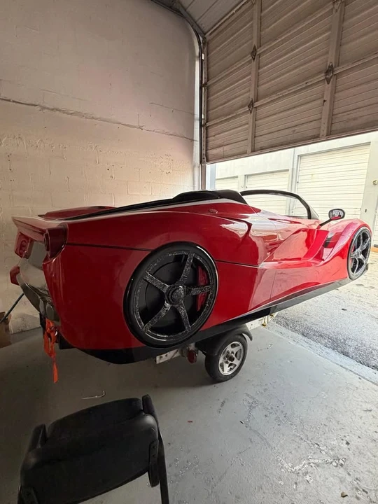 Ferrari Replica - Image 3 of 5