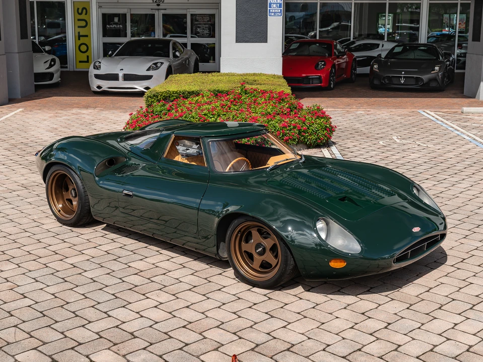 Jaguar Replica - Image 9 of 31