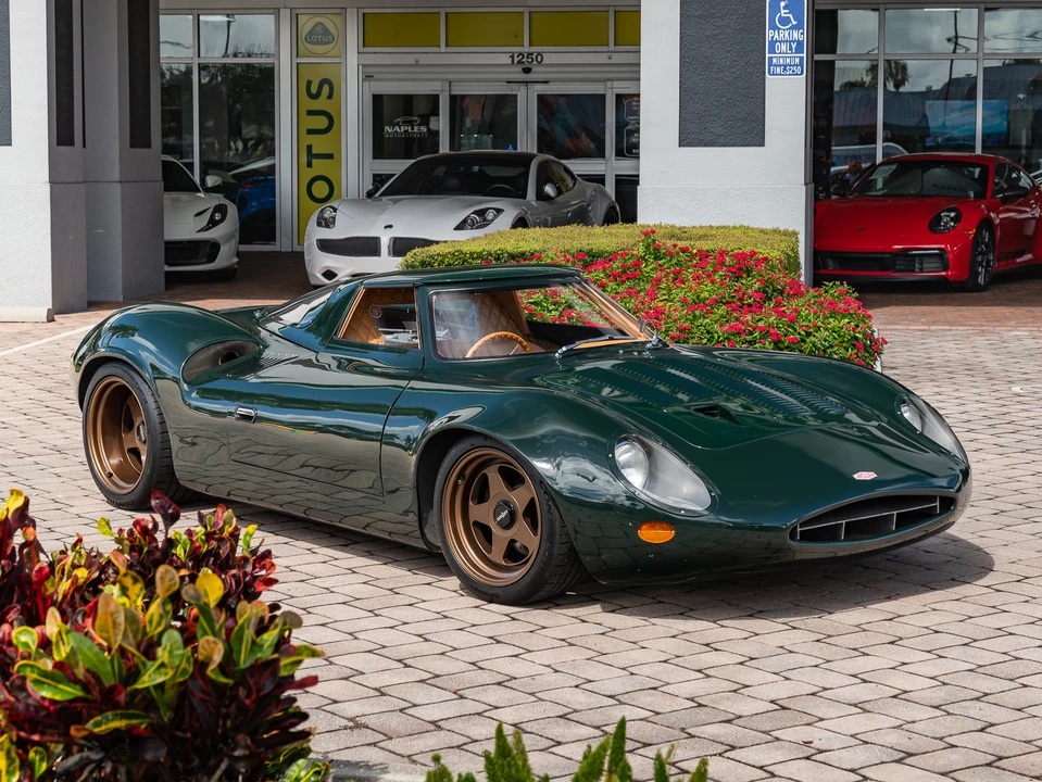 Jaguar Replica - Image 10 of 31