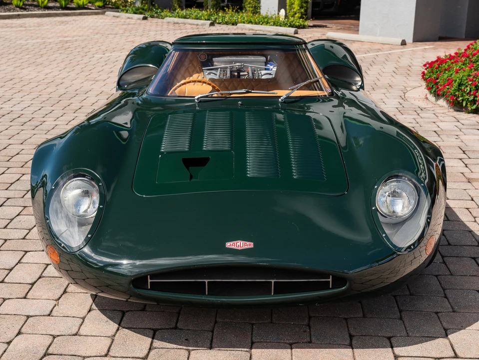 Jaguar Replica - Image 12 of 31