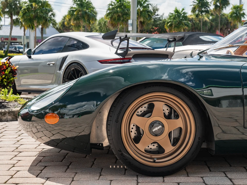 Jaguar Replica - Image 29 of 31
