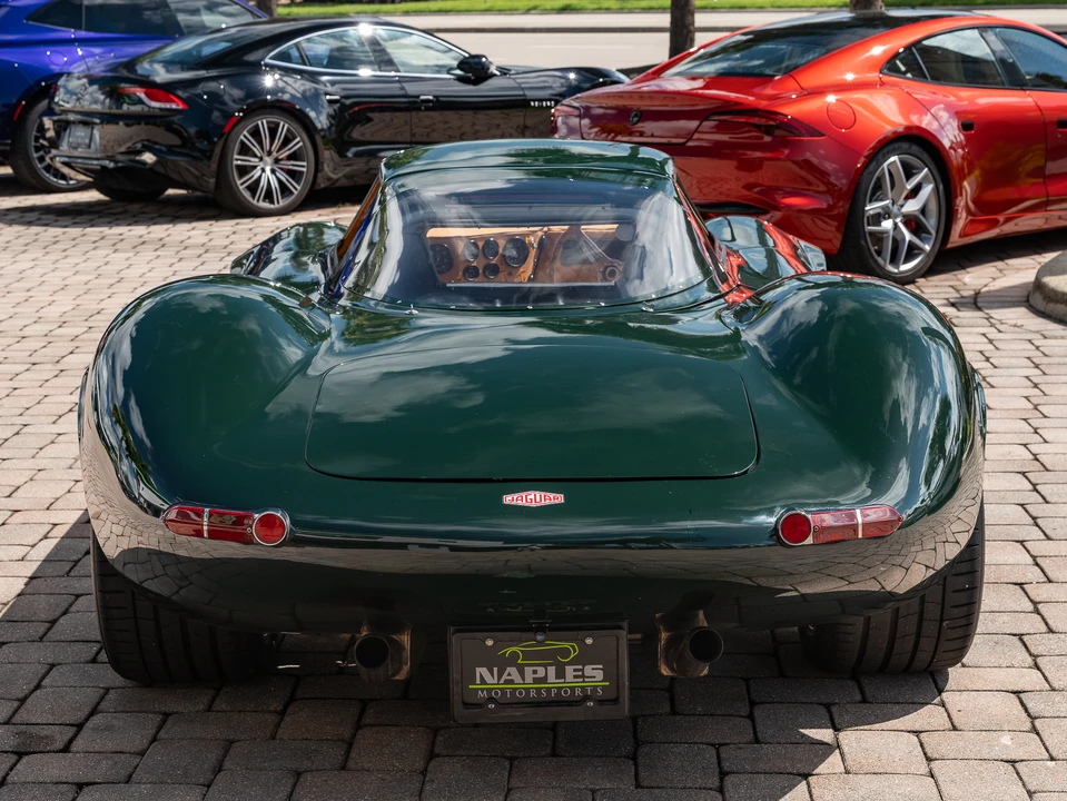 Jaguar Replica - Image 4 of 31