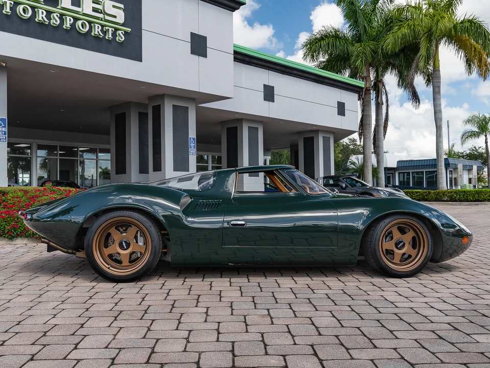 Jaguar Replica - Image 7 of 31