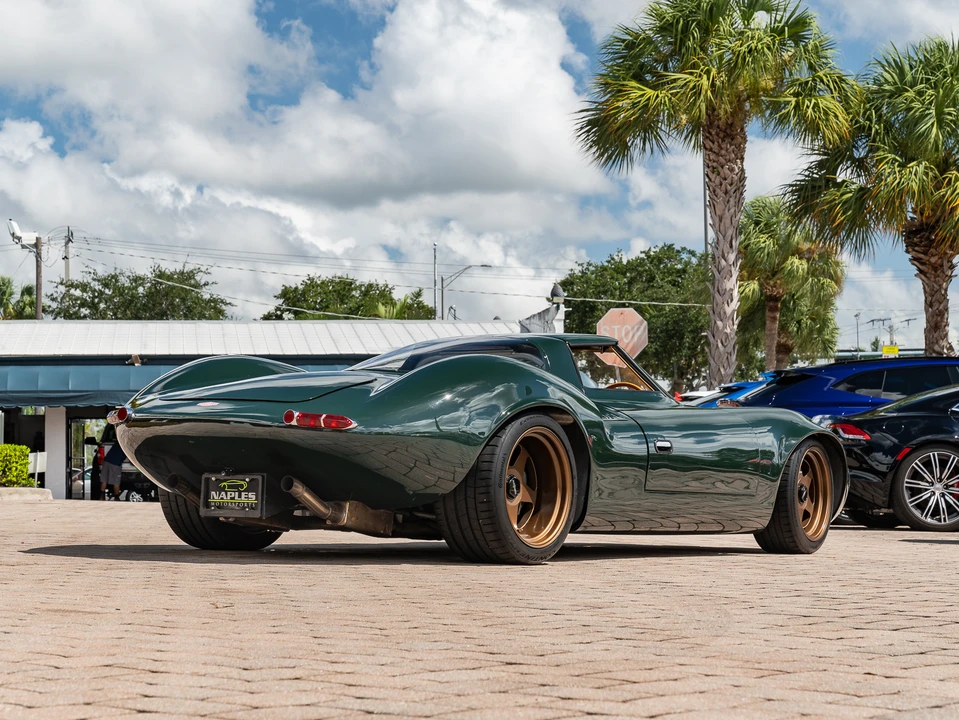Jaguar Replica - Image 6 of 31