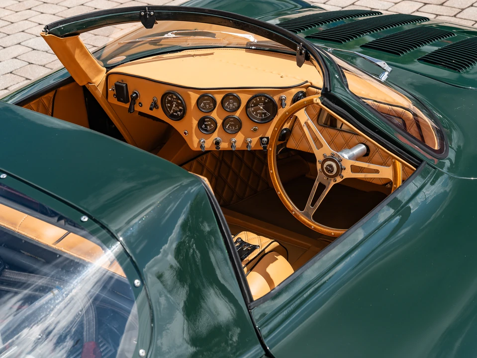 Jaguar Replica - Image 28 of 31